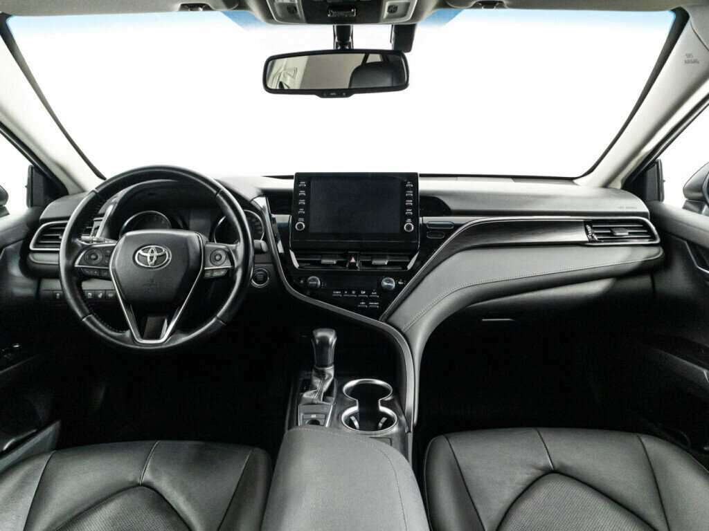 Toyota Camry с пробегом — 2021 год. Фото: #12