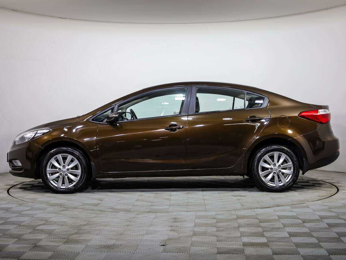 Kia Cerato с пробегом — 2015 год. Фото: #6