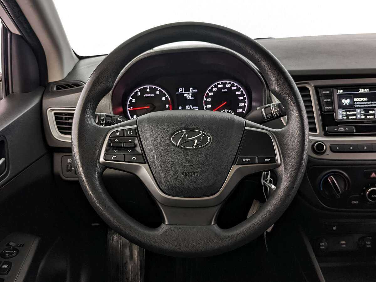 Hyundai Solaris с пробегом — 2021 год. Фото: #17