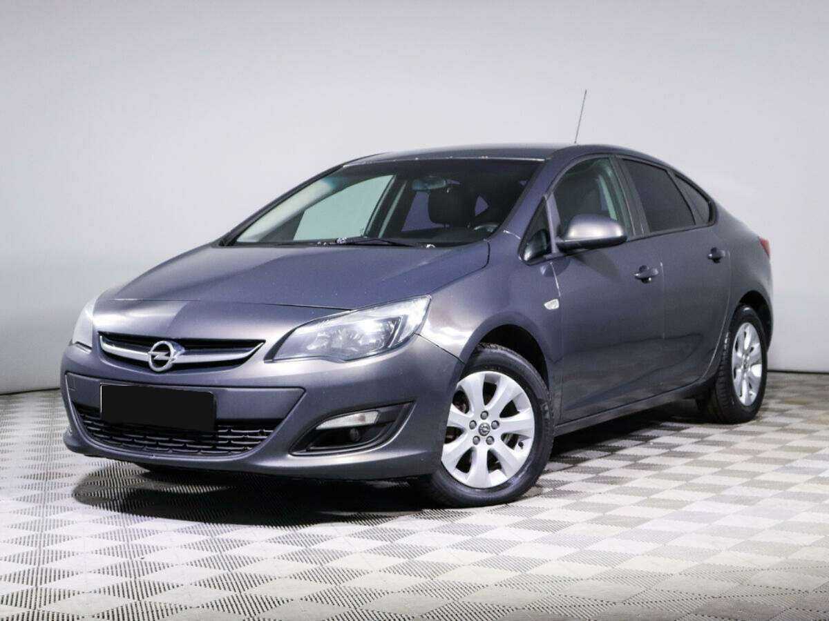 Opel Astra с пробегом — 2014 год. Фото: #0