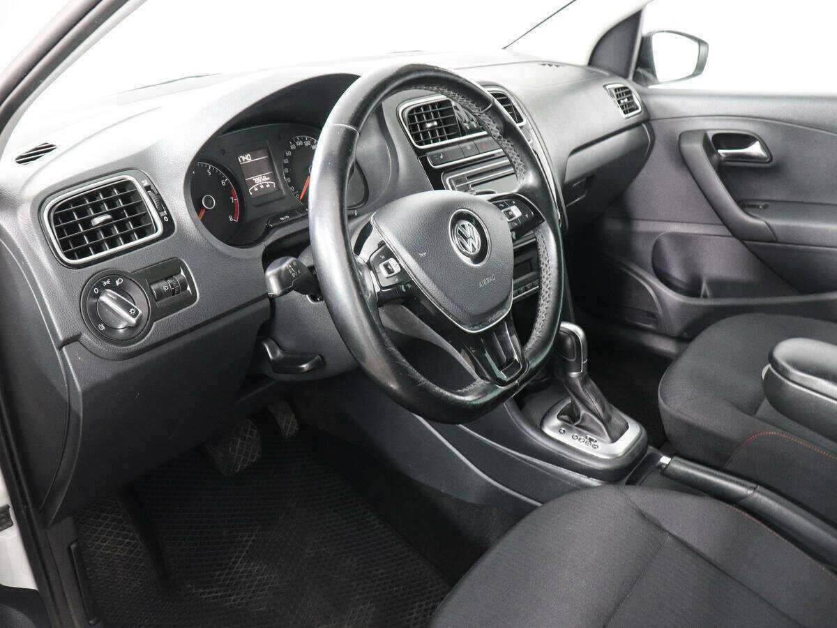 Volkswagen Polo с пробегом — 2017 год. Фото: #8