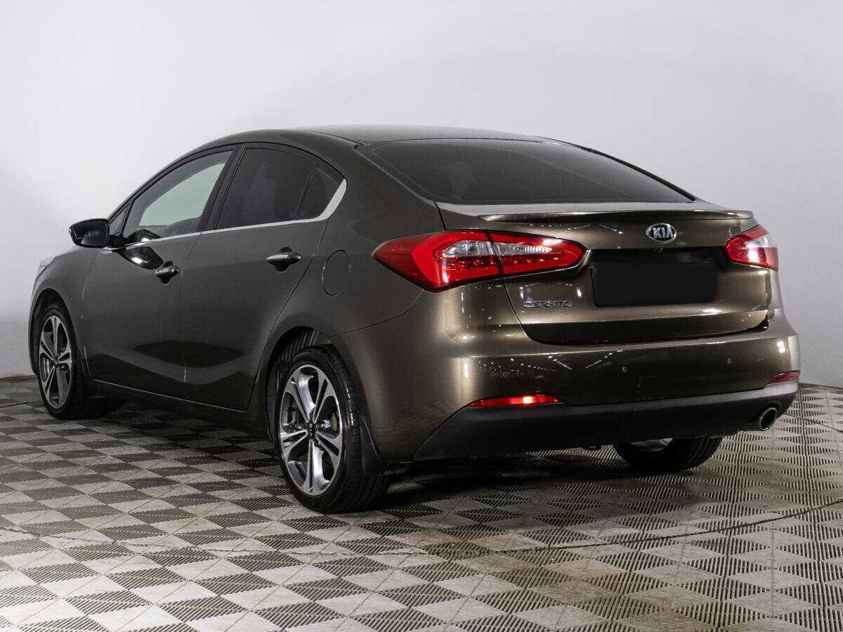 Kia Cerato с пробегом — 2015 год. Фото: #6