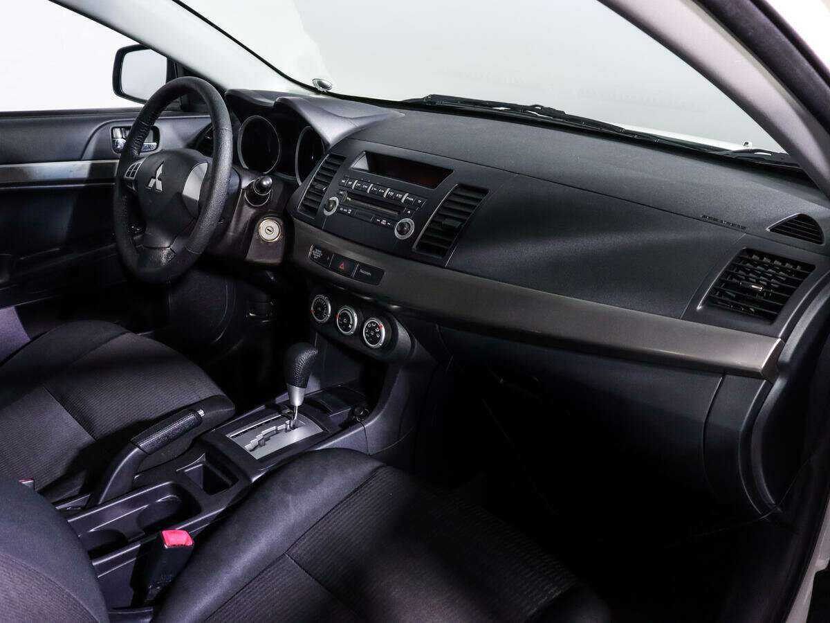 Mitsubishi Lancer с пробегом — 2012 год. Фото: #8