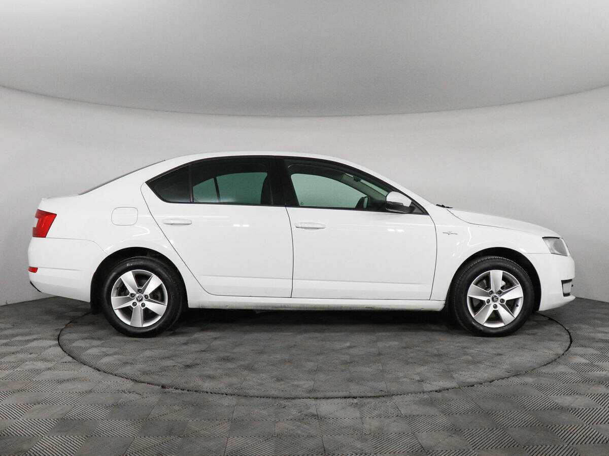 Skoda Octavia с пробегом — 2015 год. Фото: #3