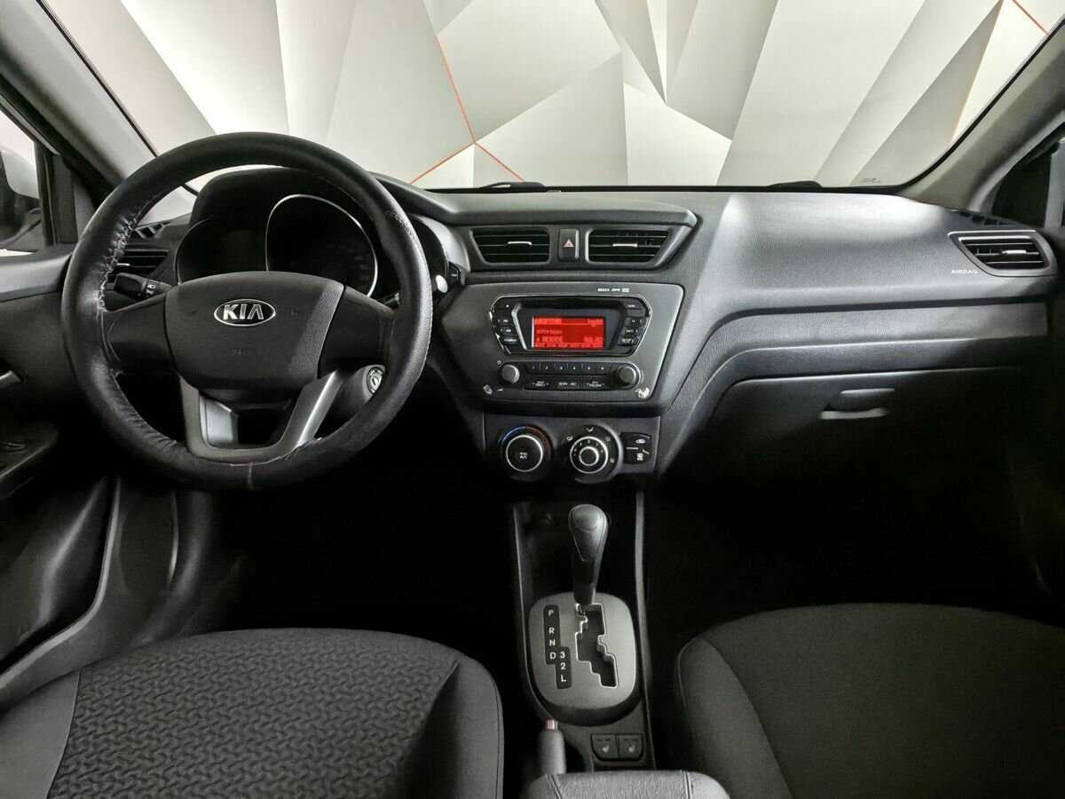 Kia Rio с пробегом — 2013 год. Фото: #9