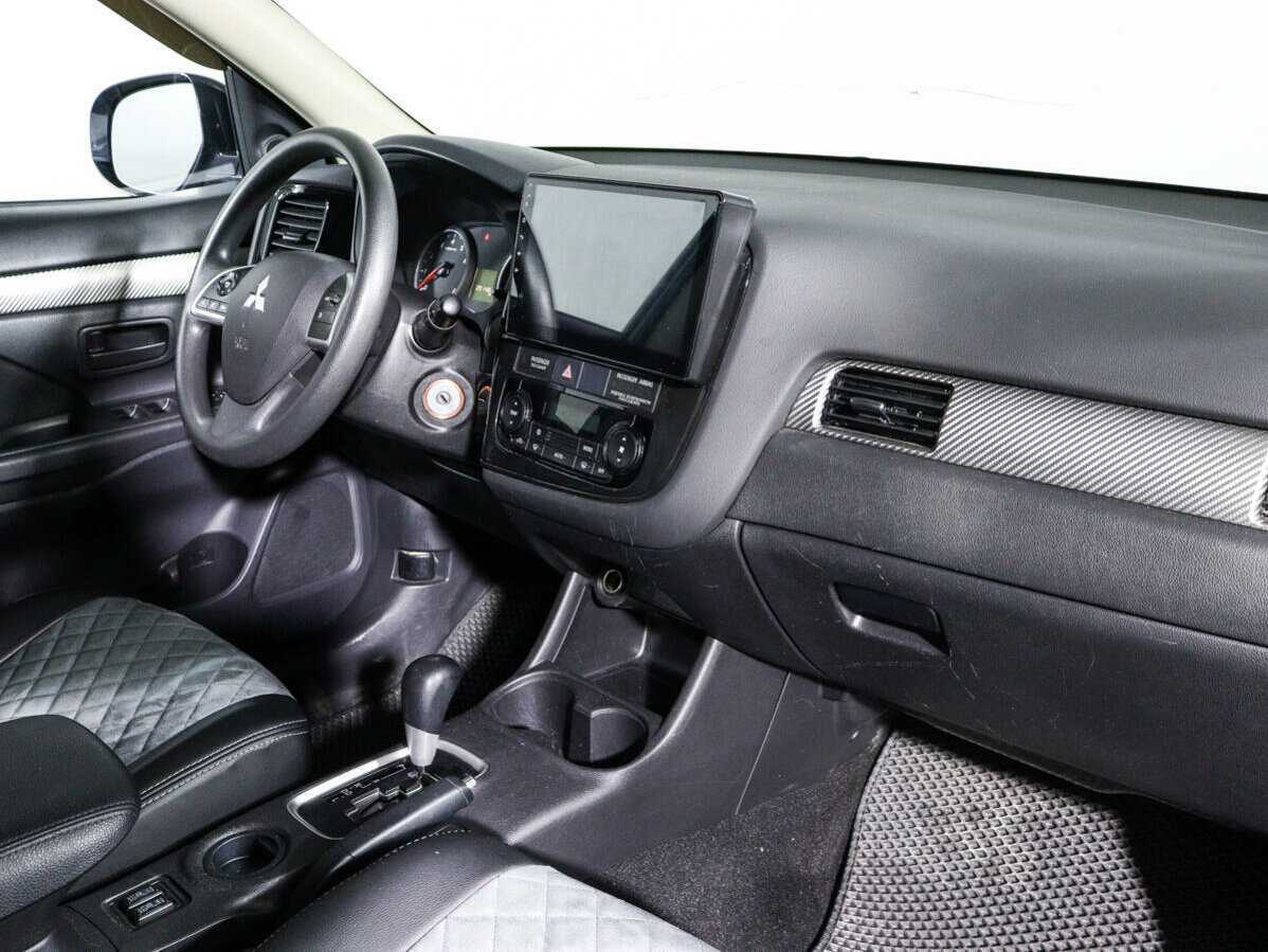 Mitsubishi Outlander с пробегом — 2013 год. Фото: #8