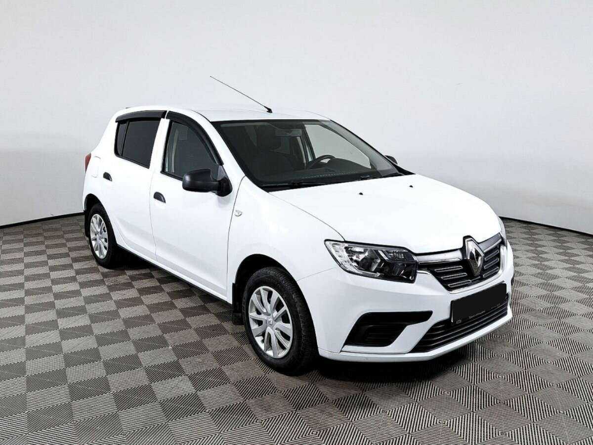 Renault Sandero с пробегом — 2018 год. Фото: #2
