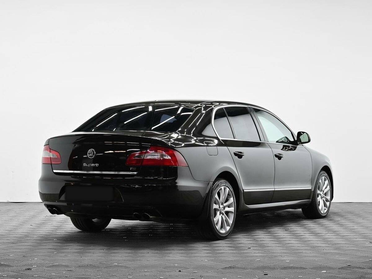 Skoda Superb с пробегом — 2012 год. Фото: #3