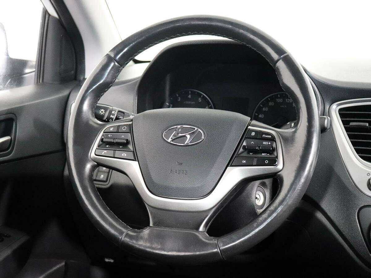 Hyundai Solaris с пробегом — 2019 год. Фото: #11
