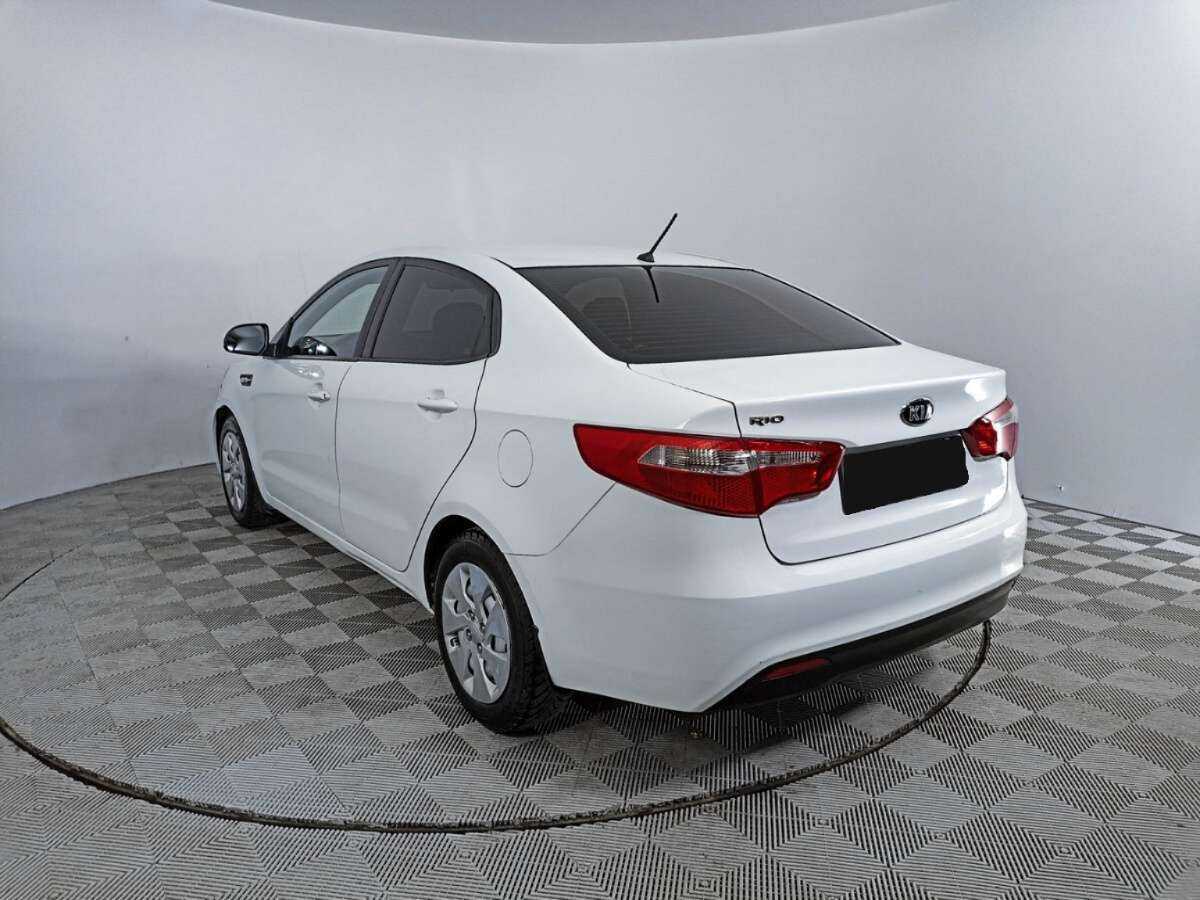 Kia Rio с пробегом — 2014 год. Фото: #6