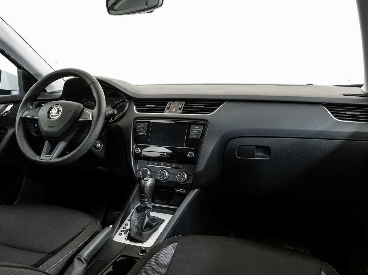 Skoda Octavia с пробегом — 2018 год. Фото: #6
