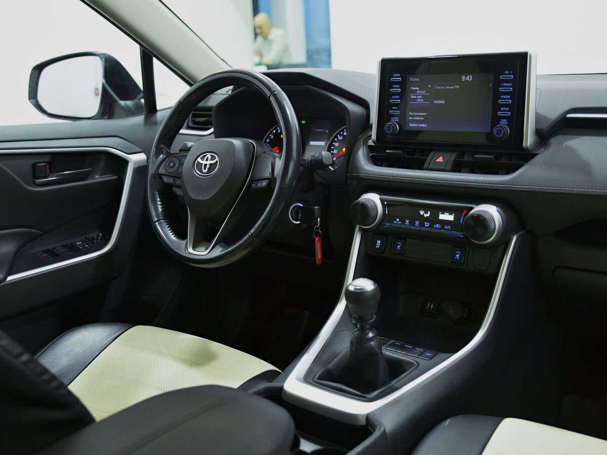 Toyota RAV4 с пробегом — 2020 год. Фото: #5