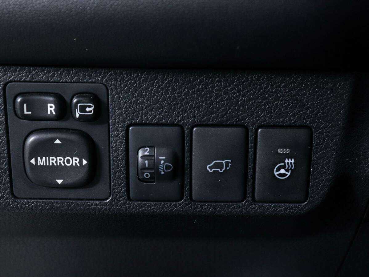 Toyota RAV4 с пробегом — 2017 год. Фото: #13