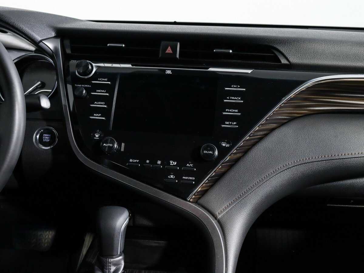 Toyota Camry с пробегом — 2019 год. Фото: #9