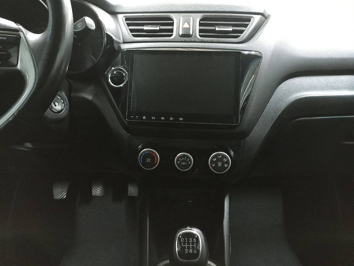 Kia Rio с пробегом — 2016 год. Фото: #13