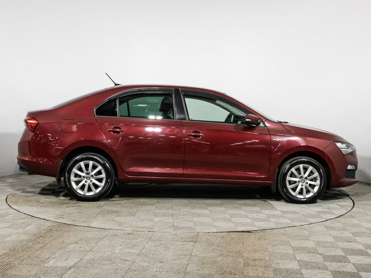 Skoda Rapid с пробегом — 2021 год. Фото: #3