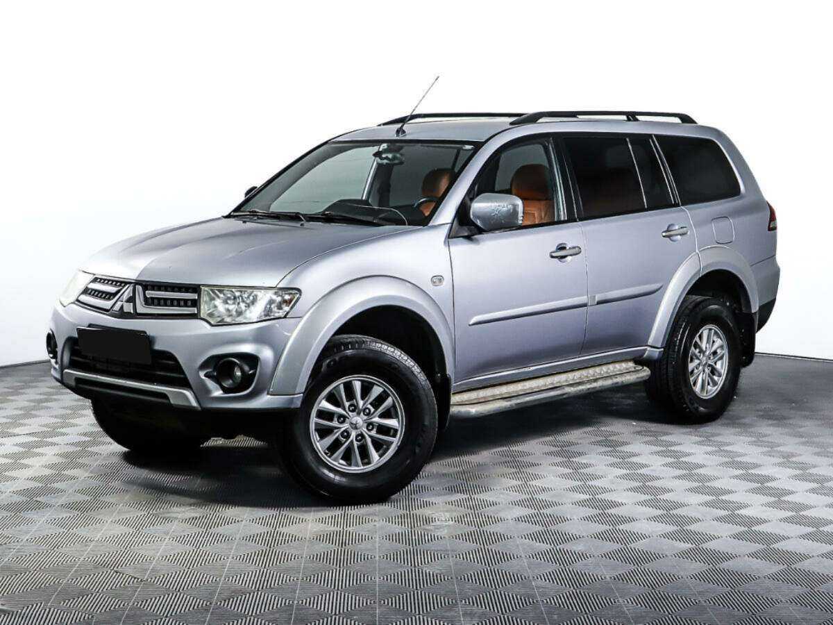 Mitsubishi Pajero Sport с пробегом — 2014 год. Фото: #0