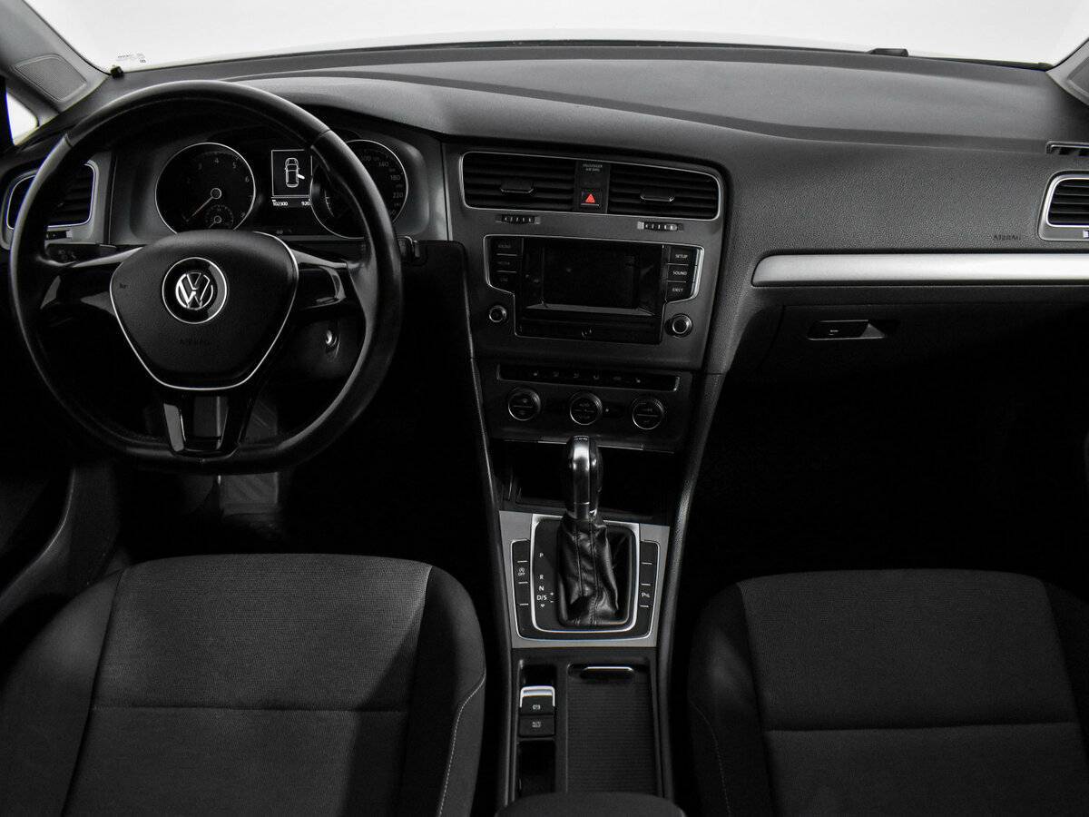 Volkswagen Golf с пробегом — 2013 год. Фото: #11