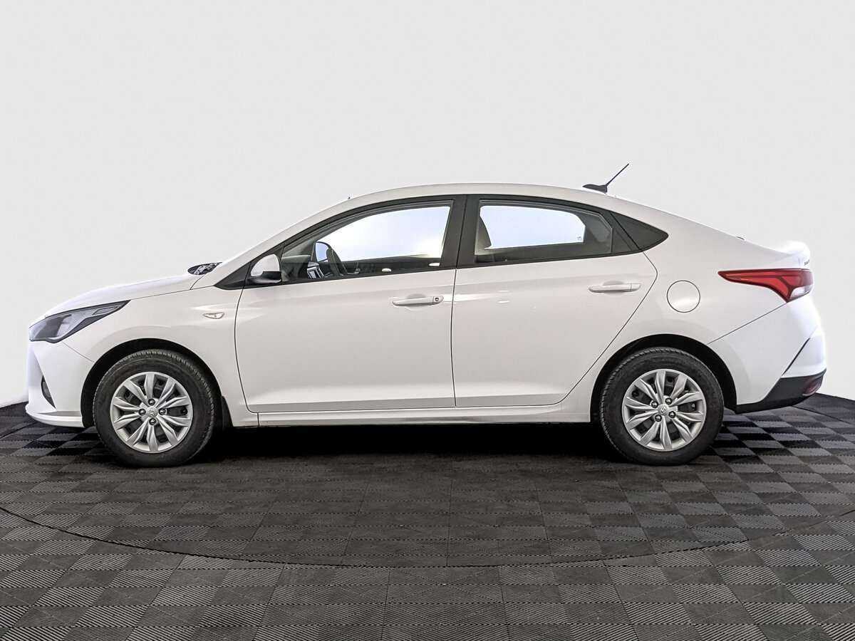 Hyundai Solaris с пробегом — 2022 год. Фото: #7