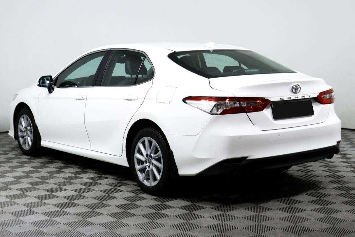 Toyota Camry с пробегом — 2021 год. Фото: #6