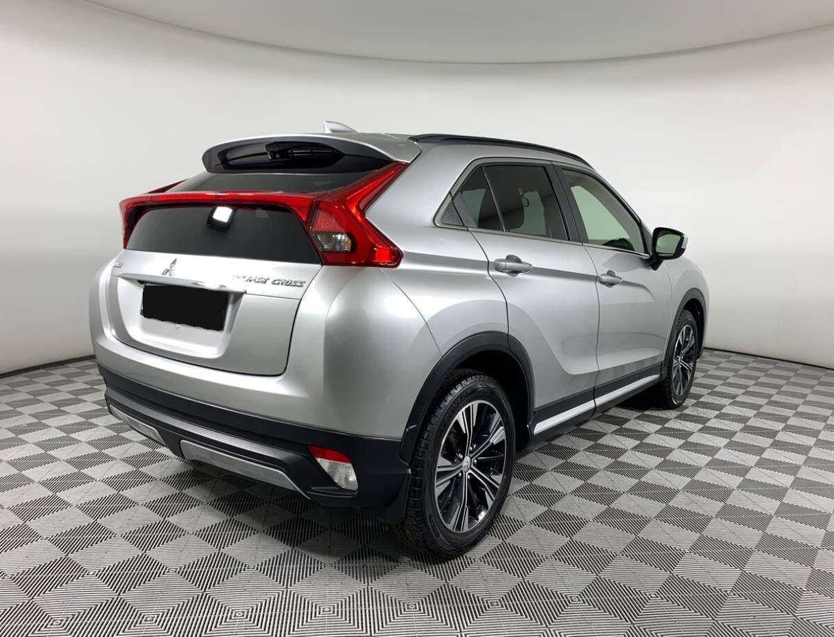 Mitsubishi Eclipse Cross с пробегом — 2018 год. Фото: #4