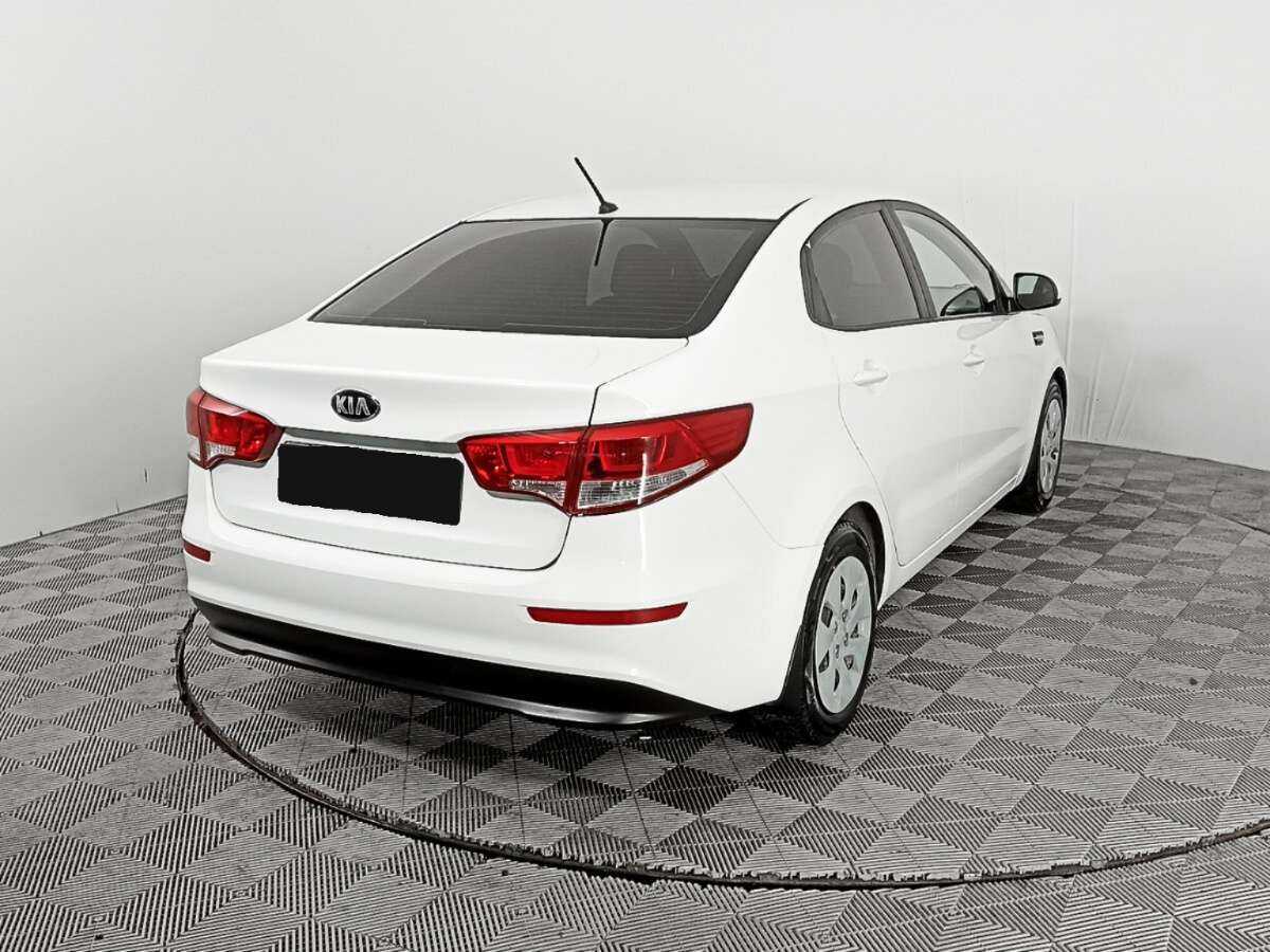Kia Rio с пробегом — 2015 год. Фото: #4