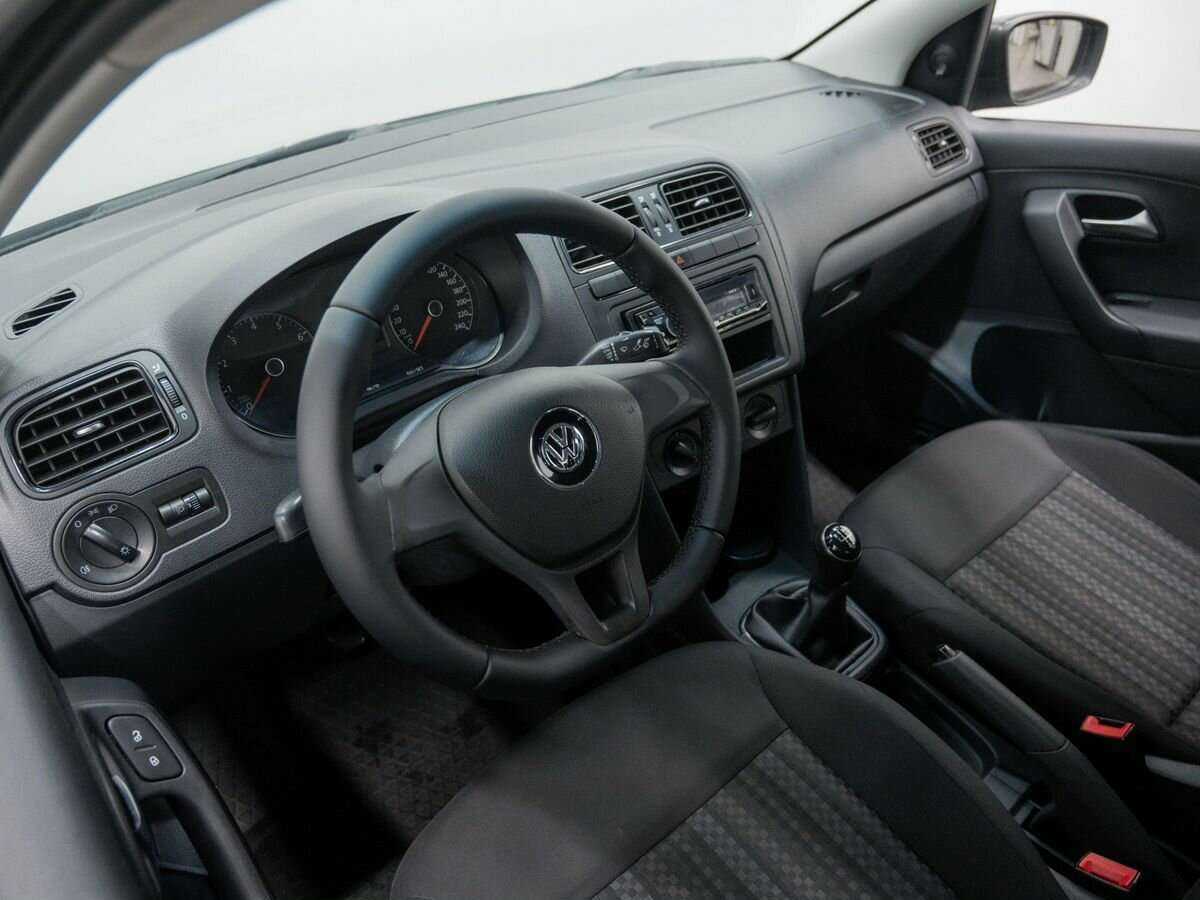 Volkswagen Polo с пробегом — 2020 год. Фото: #12
