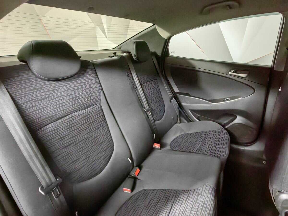 Hyundai Solaris с пробегом — 2015 год. Фото: #12