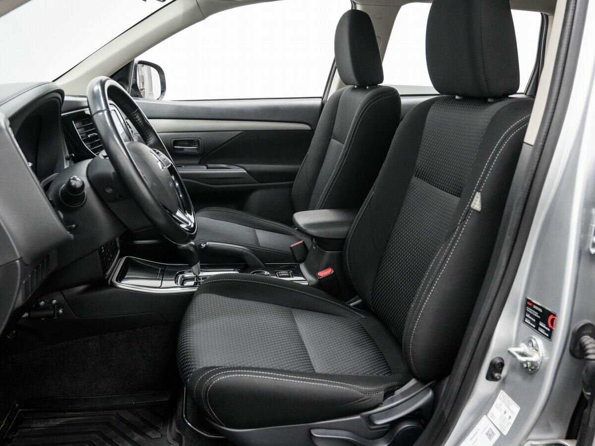 Mitsubishi Outlander с пробегом — 2018 год. Фото: #13