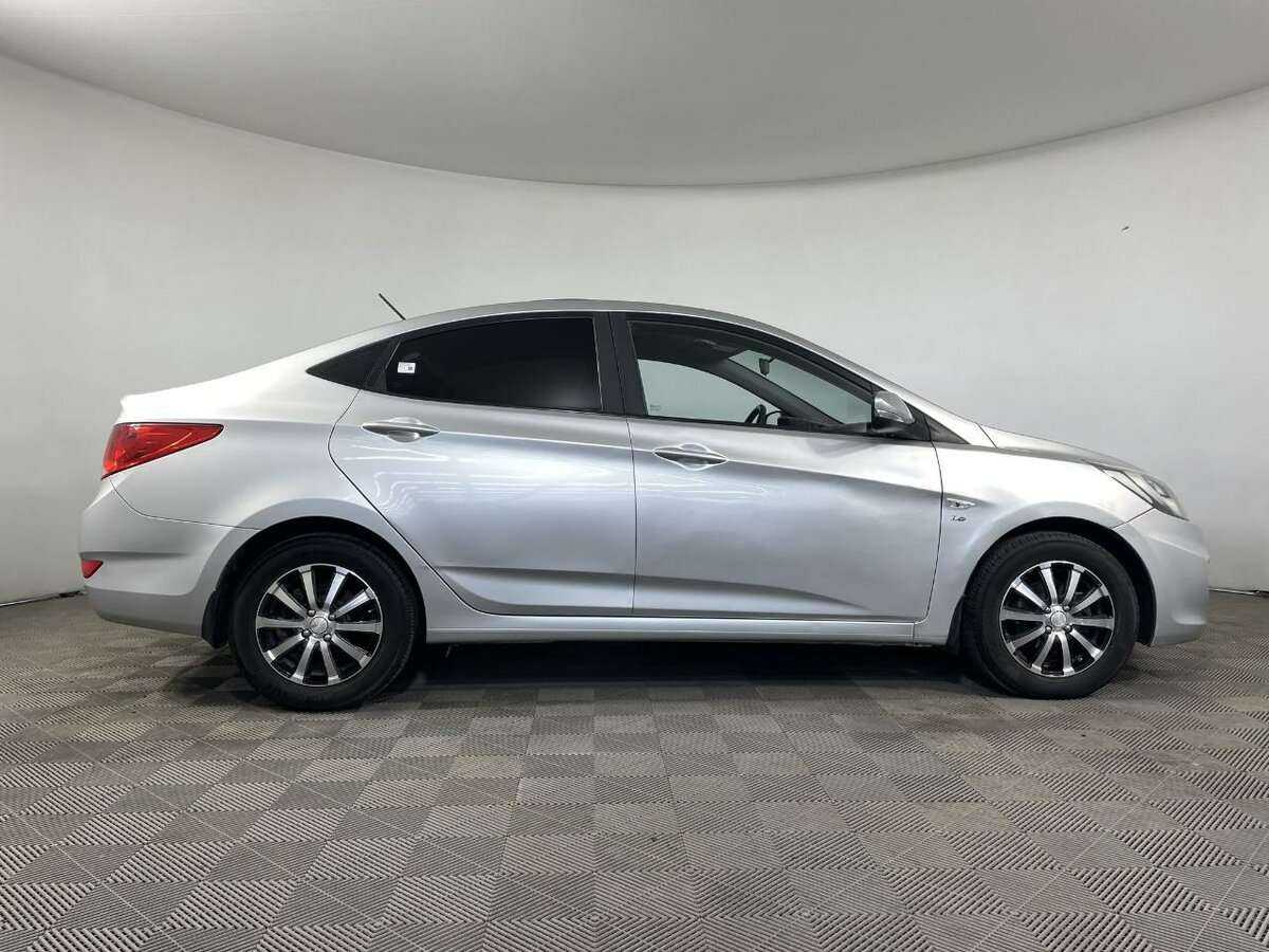 Hyundai Solaris с пробегом — 2014 год. Фото: #3