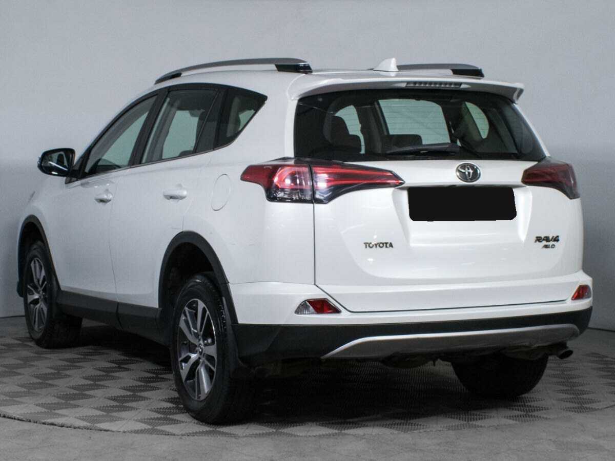 Toyota RAV4 с пробегом — 2019 год. Фото: #6