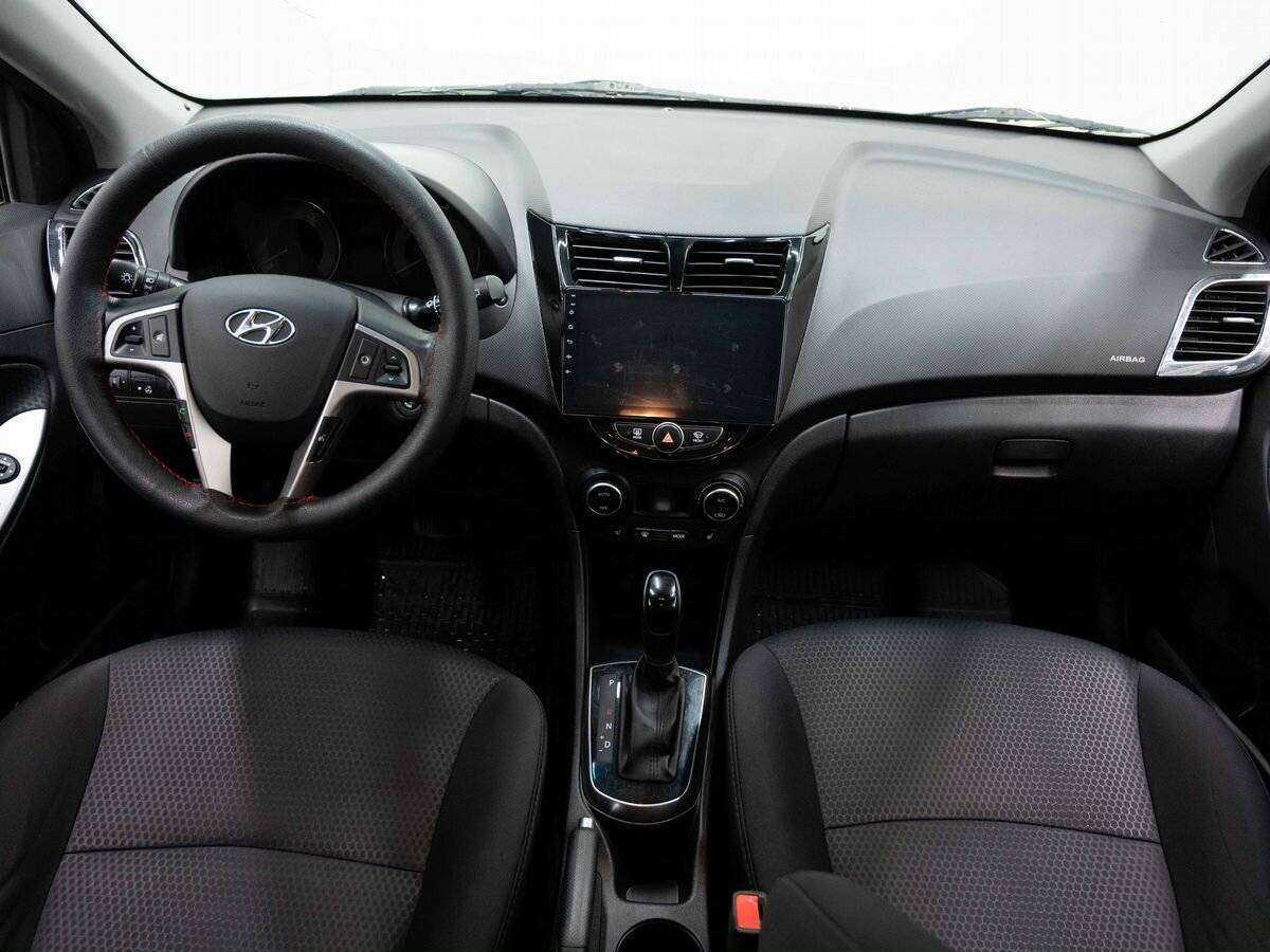Hyundai Solaris с пробегом — 2016 год. Фото: #12