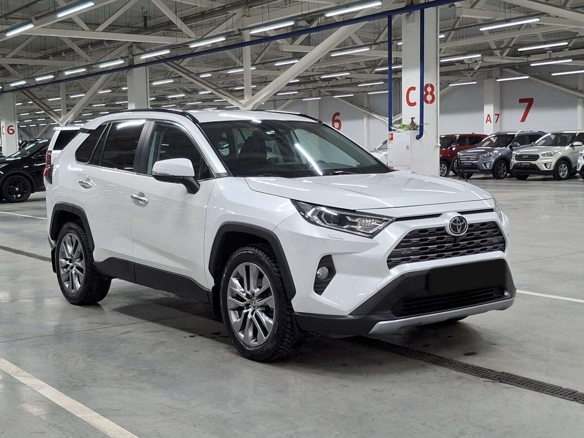 Toyota RAV4 с пробегом — 2021 год. Фото: #2