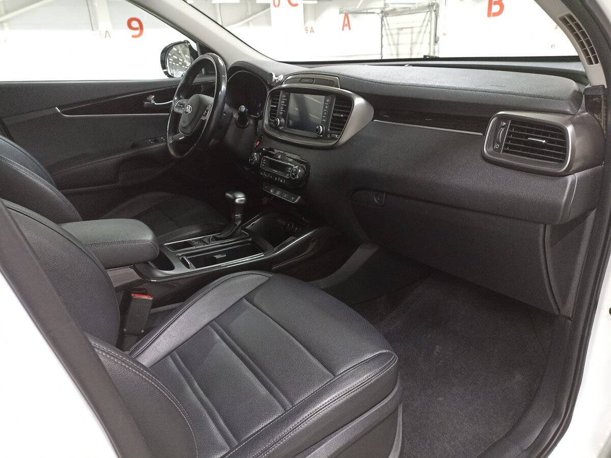 Kia Sorento с пробегом — 2018 год. Фото: #10