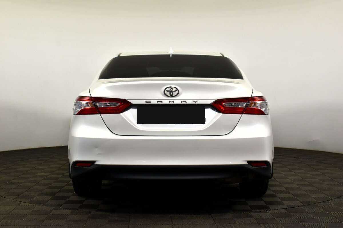 Toyota Camry с пробегом — 2021 год. Фото: #4