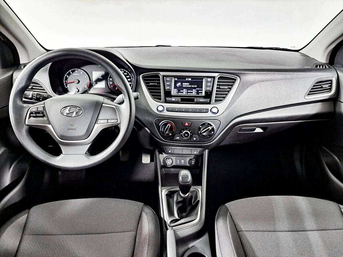 Hyundai Solaris с пробегом — 2018 год. Фото: #11