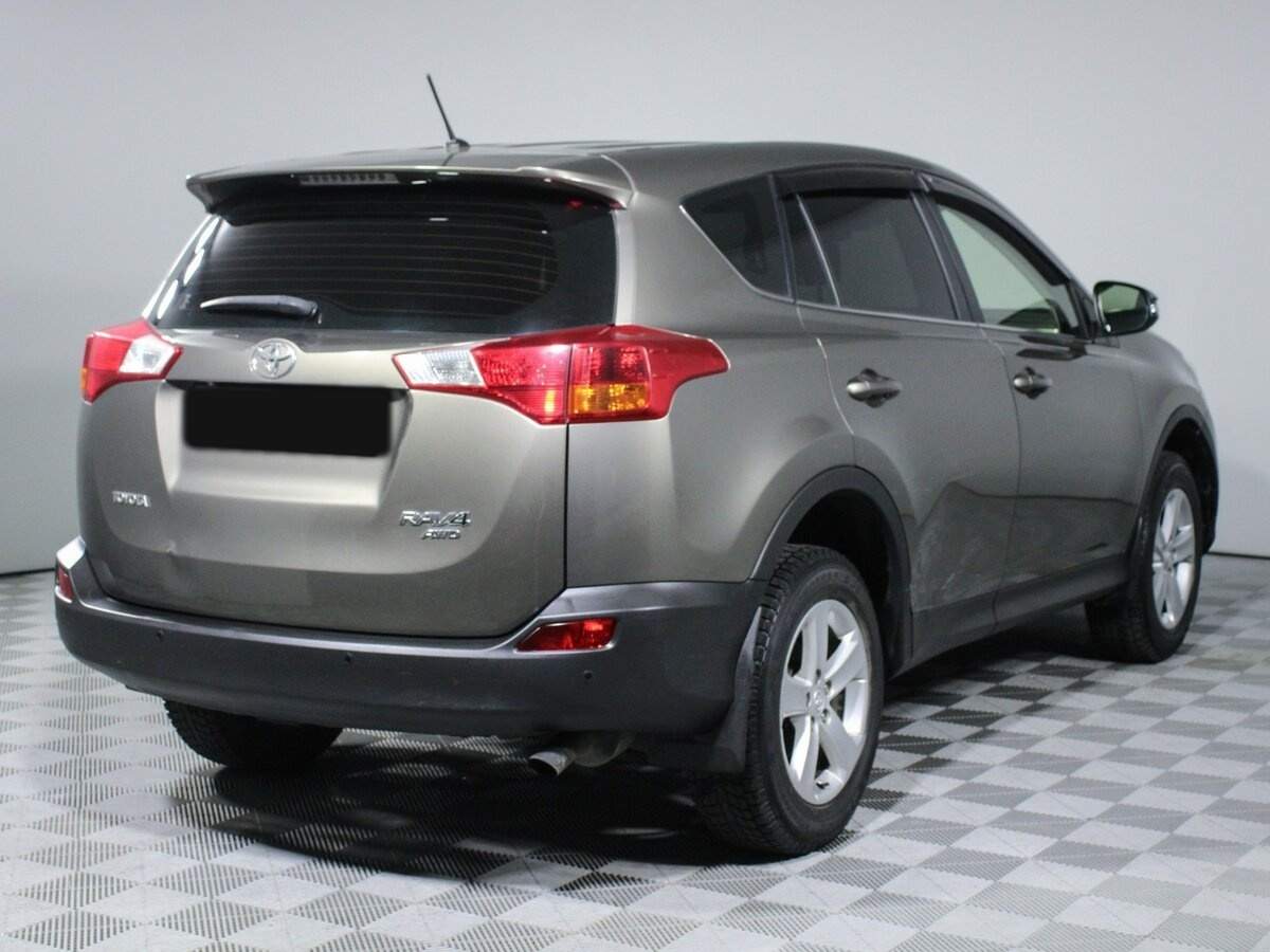 Toyota RAV4 с пробегом — 2013 год. Фото: #4