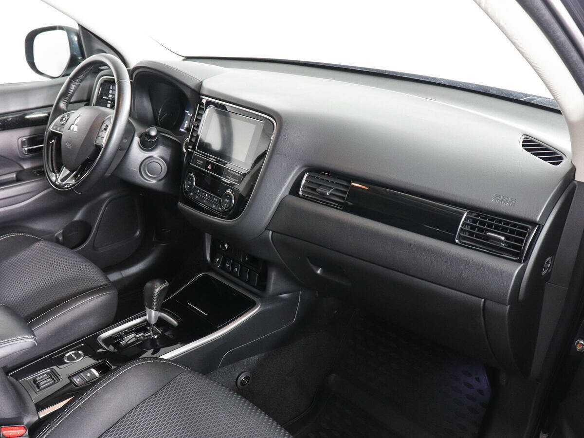 Mitsubishi Outlander с пробегом — 2019 год. Фото: #9