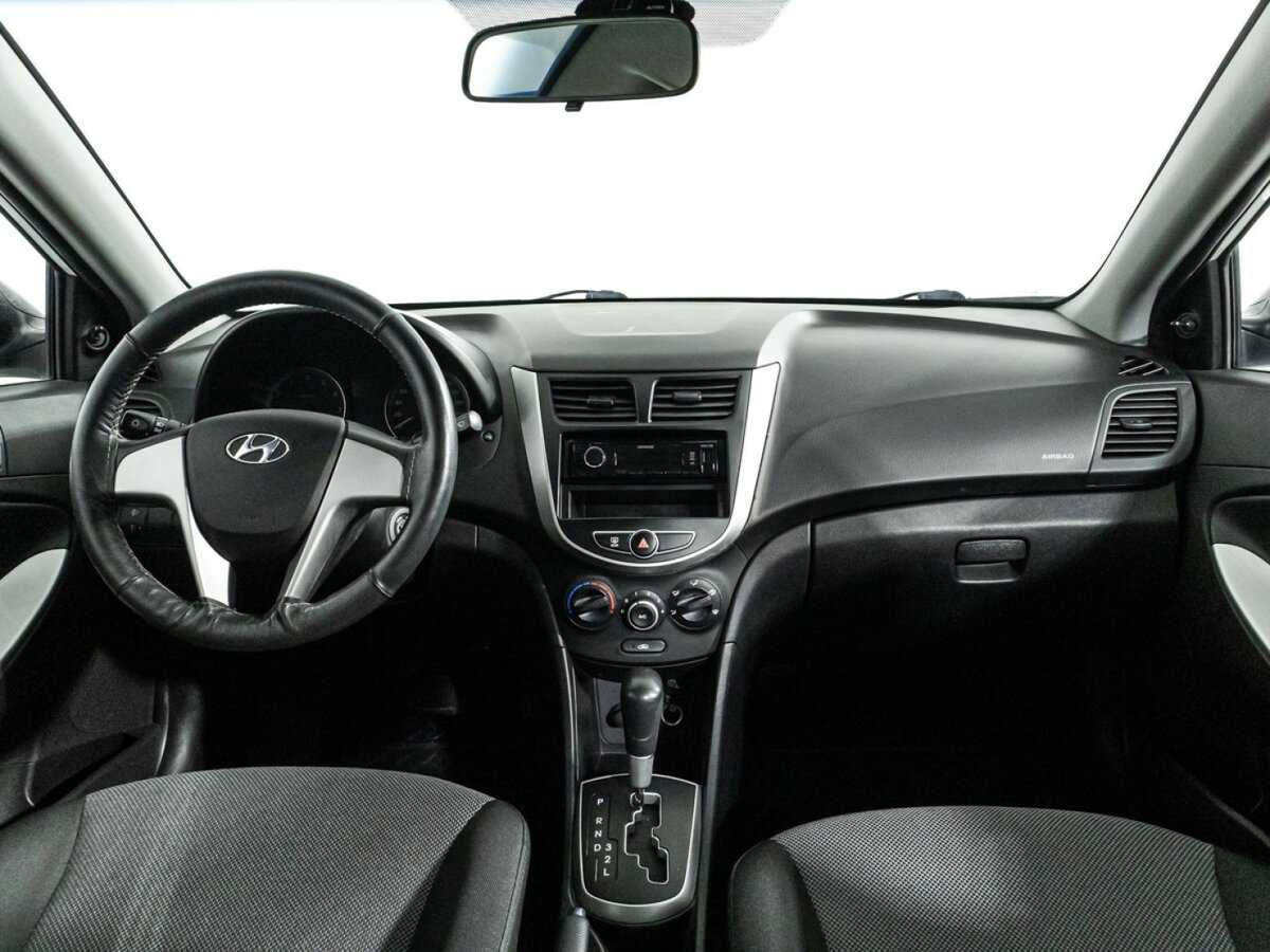 Hyundai Solaris с пробегом — 2014 год. Фото: #12