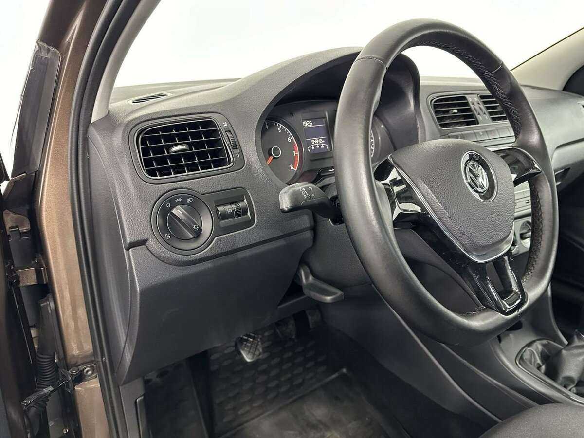 Volkswagen Polo с пробегом — 2016 год. Фото: #8