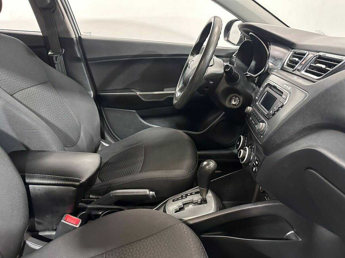 Kia Rio с пробегом — 2013 год. Фото: #8