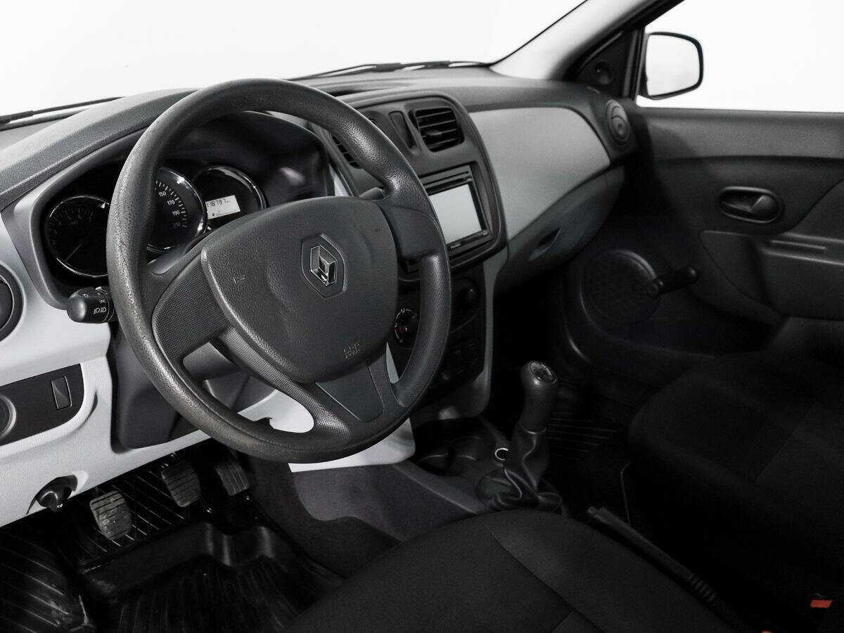 Renault Logan с пробегом — 2014 год. Фото: #8