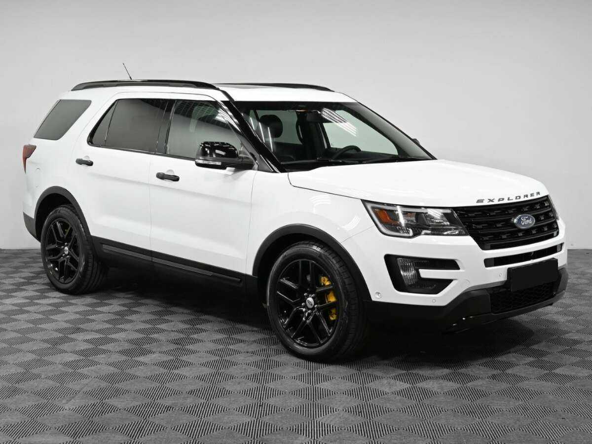 Ford Explorer с пробегом — 2015 год. Фото: #2