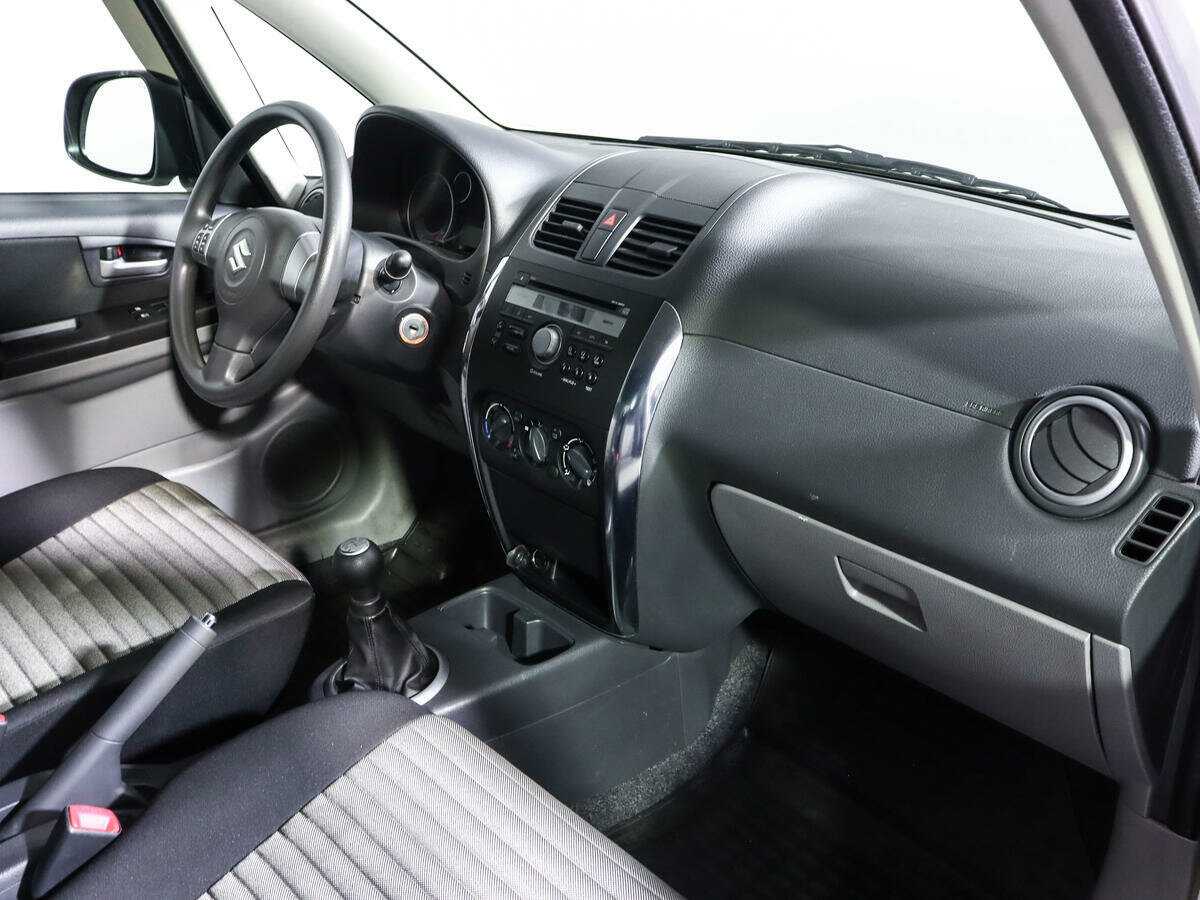Suzuki SX4 с пробегом — 2014 год. Фото: #8