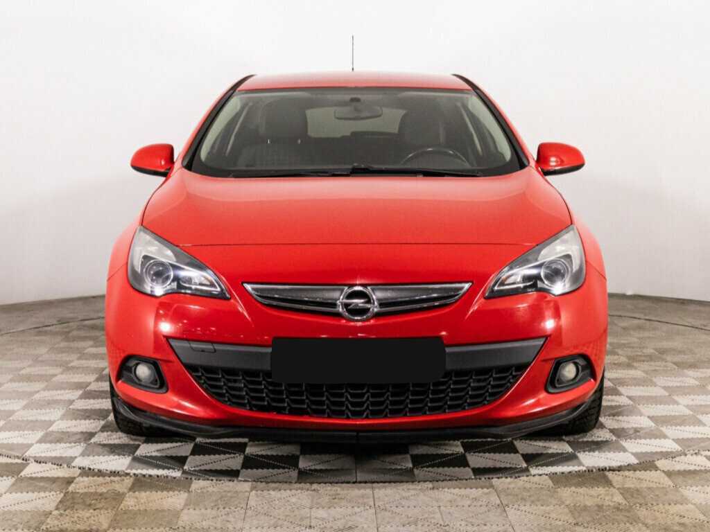 Opel Astra с пробегом — 2012 год. Фото: #1