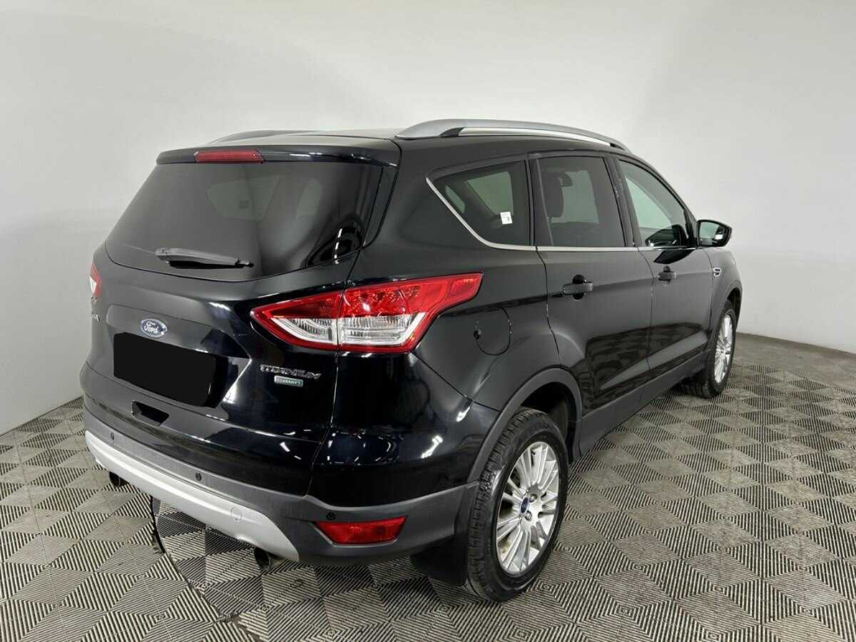 Ford Kuga с пробегом — 2015 год. Фото: #4