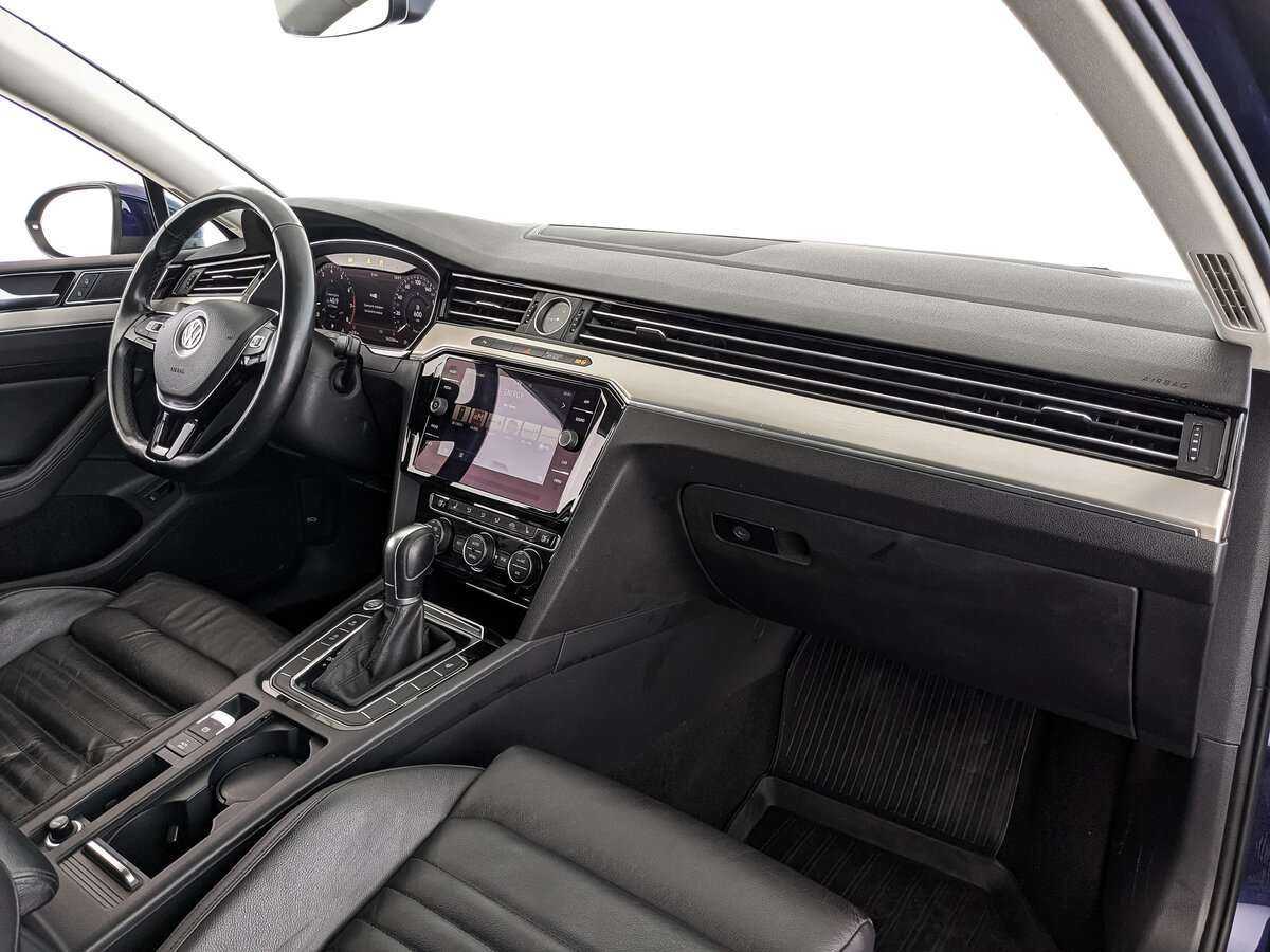 Volkswagen Passat с пробегом — 2019 год. Фото: #8