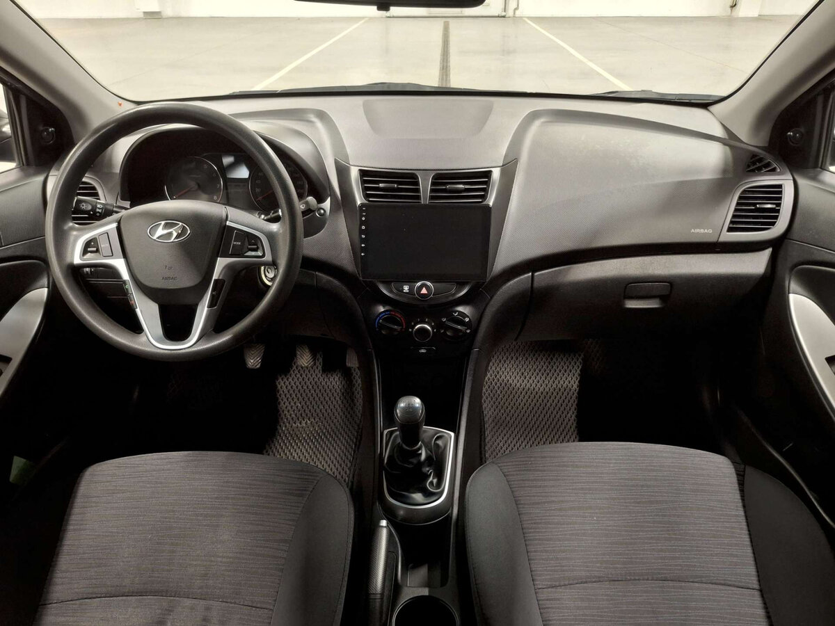Hyundai Solaris с пробегом — 2016 год. Фото: #13
