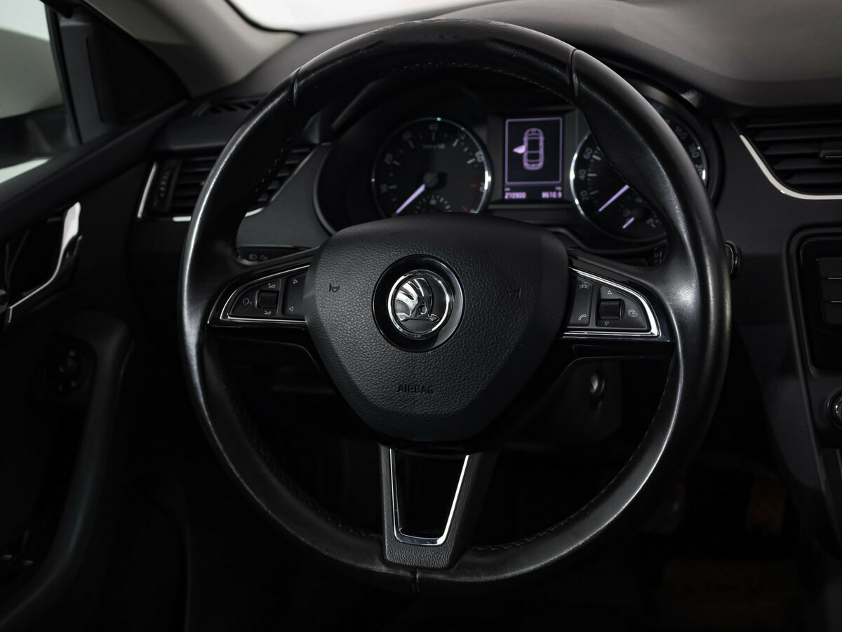 Skoda Octavia с пробегом — 2015 год. Фото: #9