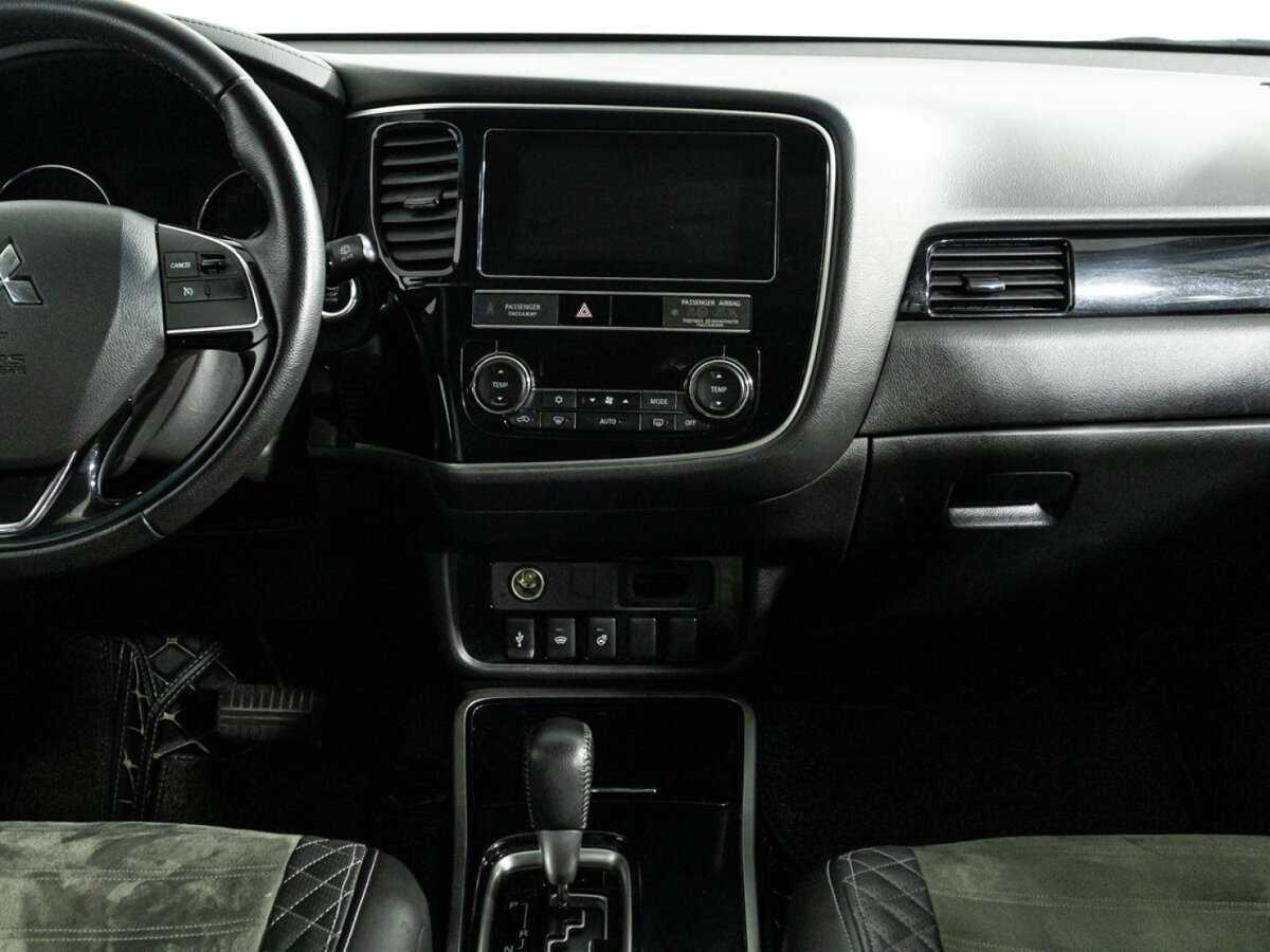 Mitsubishi Outlander с пробегом — 2019 год. Фото: #14
